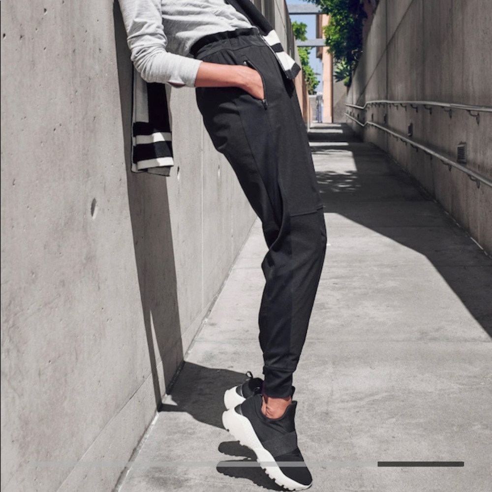 ATHLETA HEADLANDS HYBRID TREK JOGGERS.